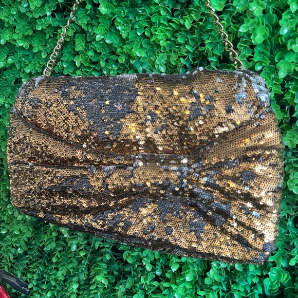 Kate Spade Paola El Morocco Gold/Silver Bow Sequined Clutch Purse - Picture 4 of 13